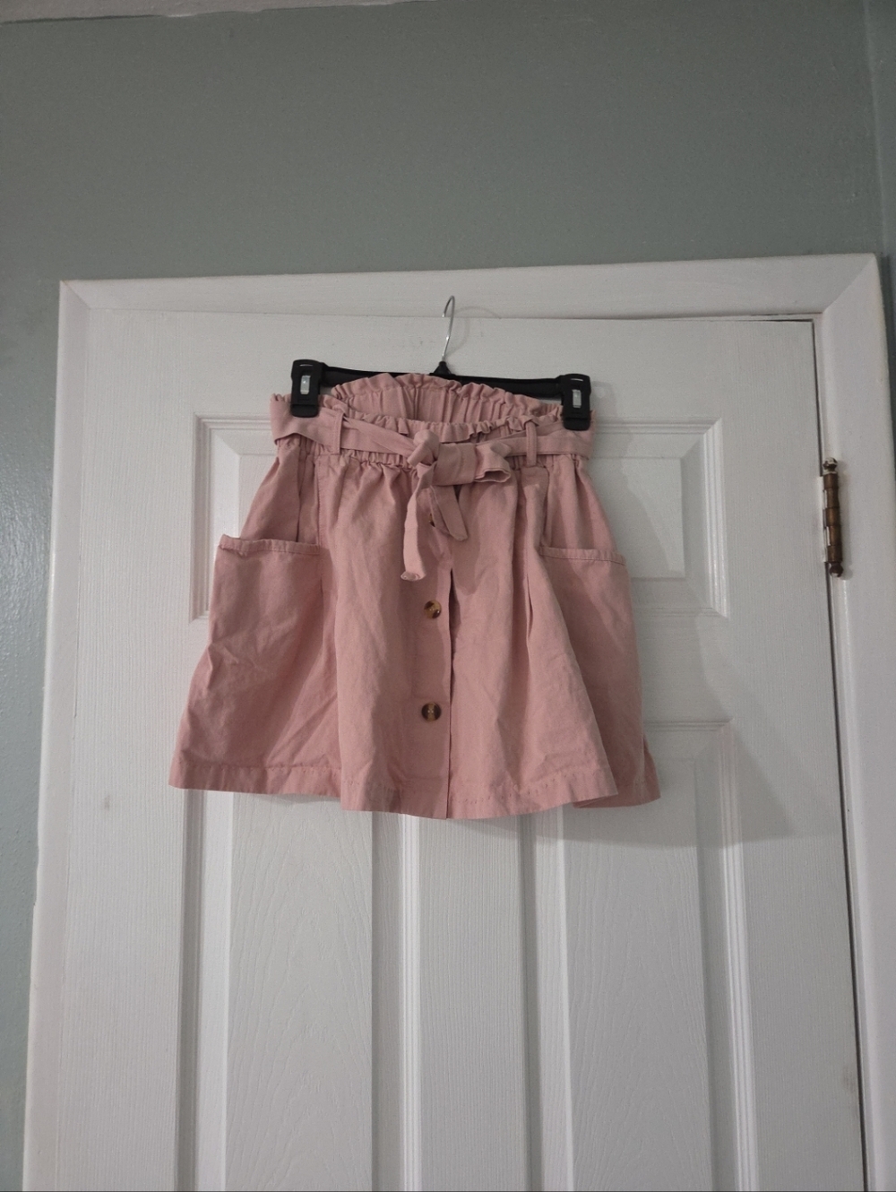 Sadie Love womens dusty rose mini skirt.  L